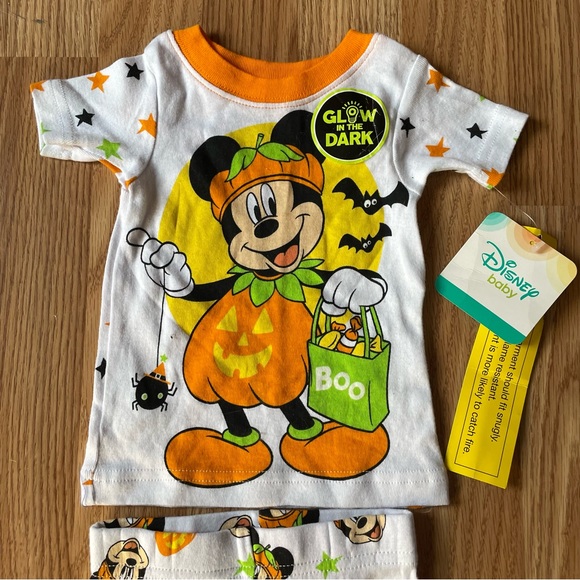 NWT MICKEY MOUSE HALLOWEEN BABY PAJAMAS SIZE 9 MONTHS CUTE DISNEY - Picture 2 of 4